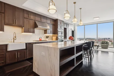$1,825,000 | 1616 West End Avenue, Unit 2701, Nashville, TN 37203