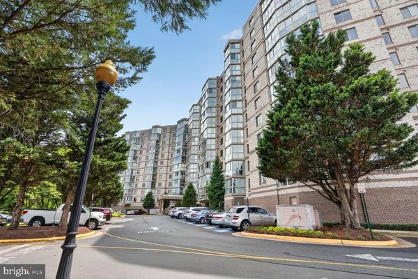 $439,900 | 19385 Cypress Ridge Terrace, Unit 903, Leesburg, VA 20176