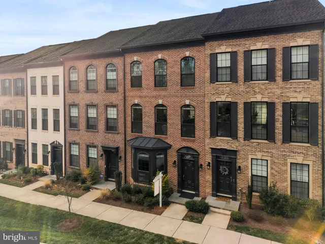 $899,998 | 4434 Fair Lakes Court, Fairfax, VA 22033