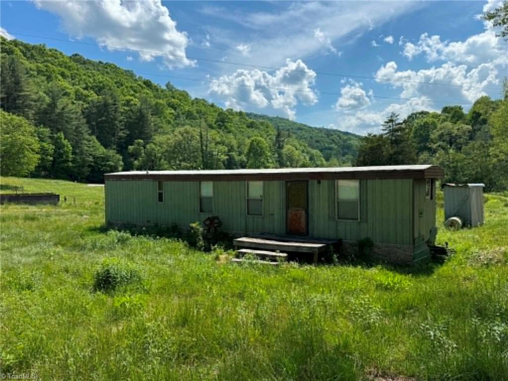 1298 Air Bellows Gap Road Sparta, NC 28675 - Photo 10 of 16