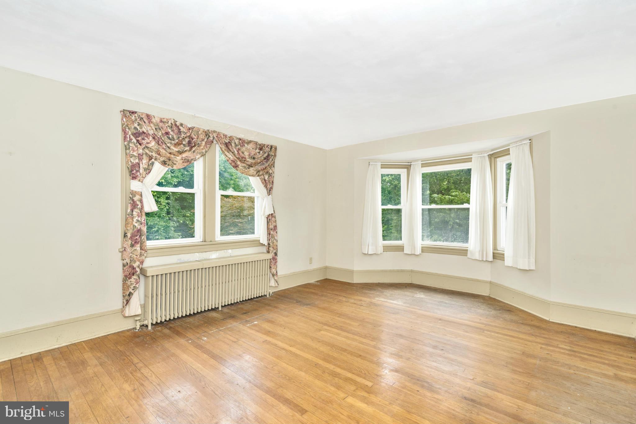 12202 Green Valley Road Union Bridge, MD 21791 - Photo 13 of 30 Living Room