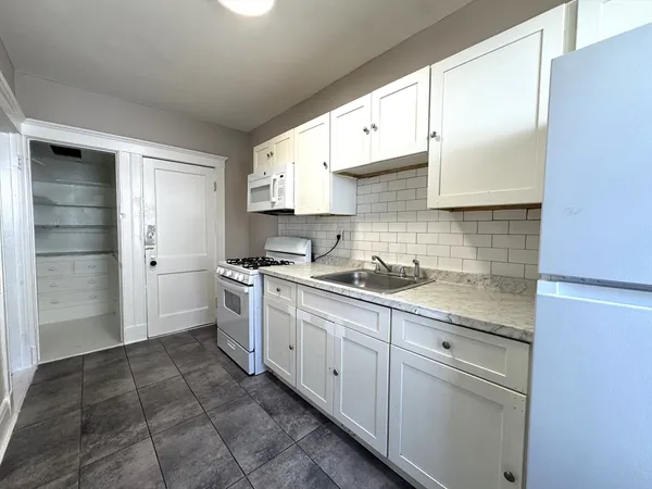 $2,450 | 15 Huss Court, Unit 101, Lynn, MA 01905