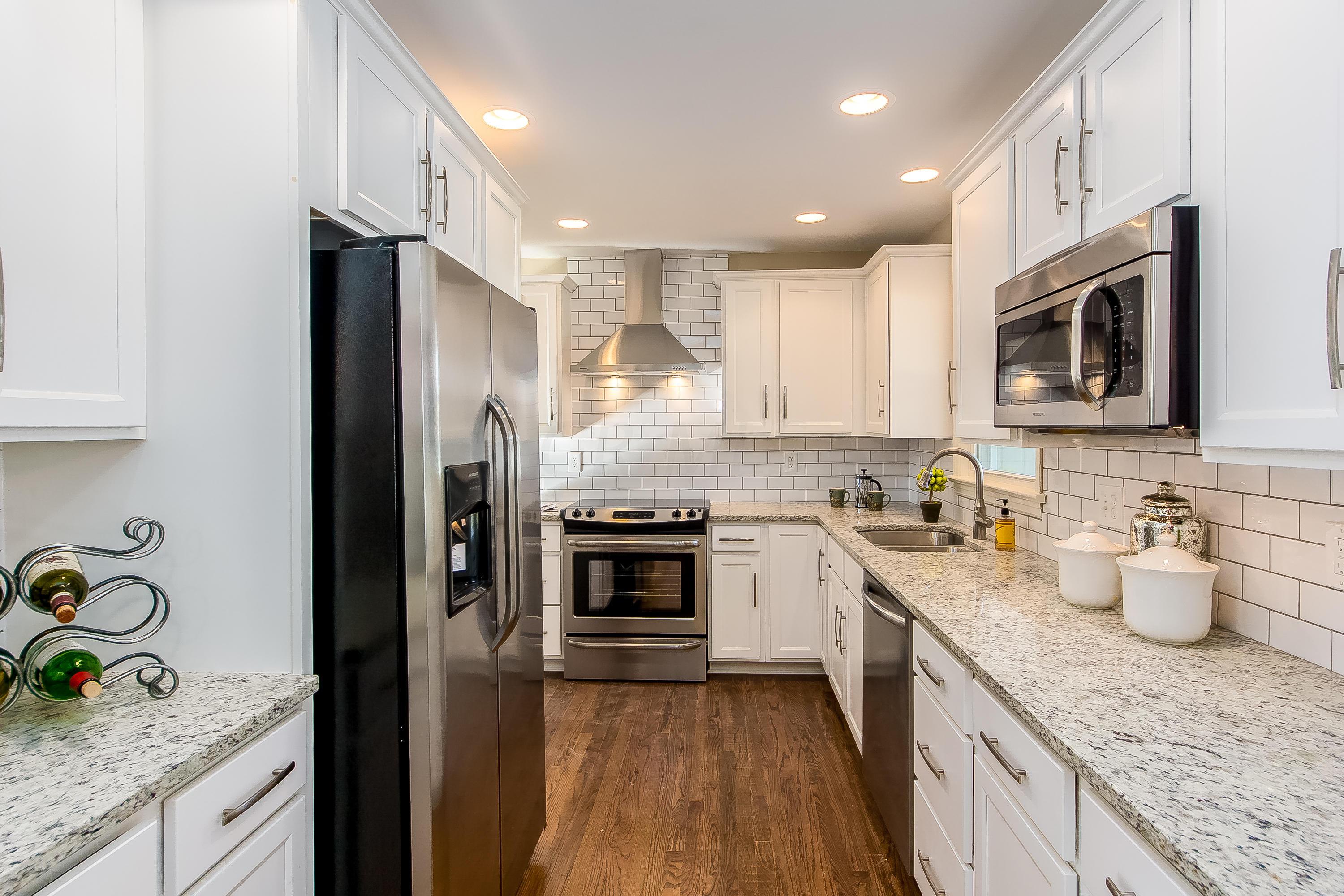 2279 Lytham Road Columbus, OH 43220 - Photo 10 of 27
