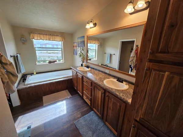 $569,900 | 27 Winds Vw Drive, Rock Springs, WY 82901