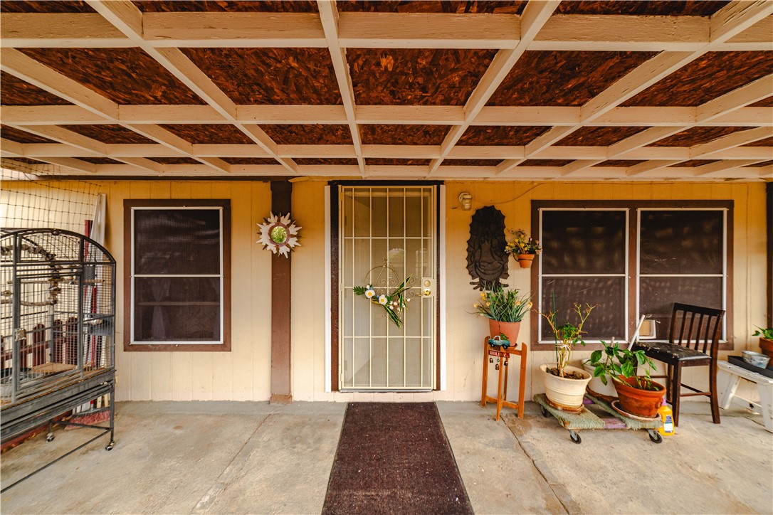18488 Golf Course Avenue Wikieup, AZ 85360 - Photo 4 of 41 MAIN HOUSE: Doorway to property