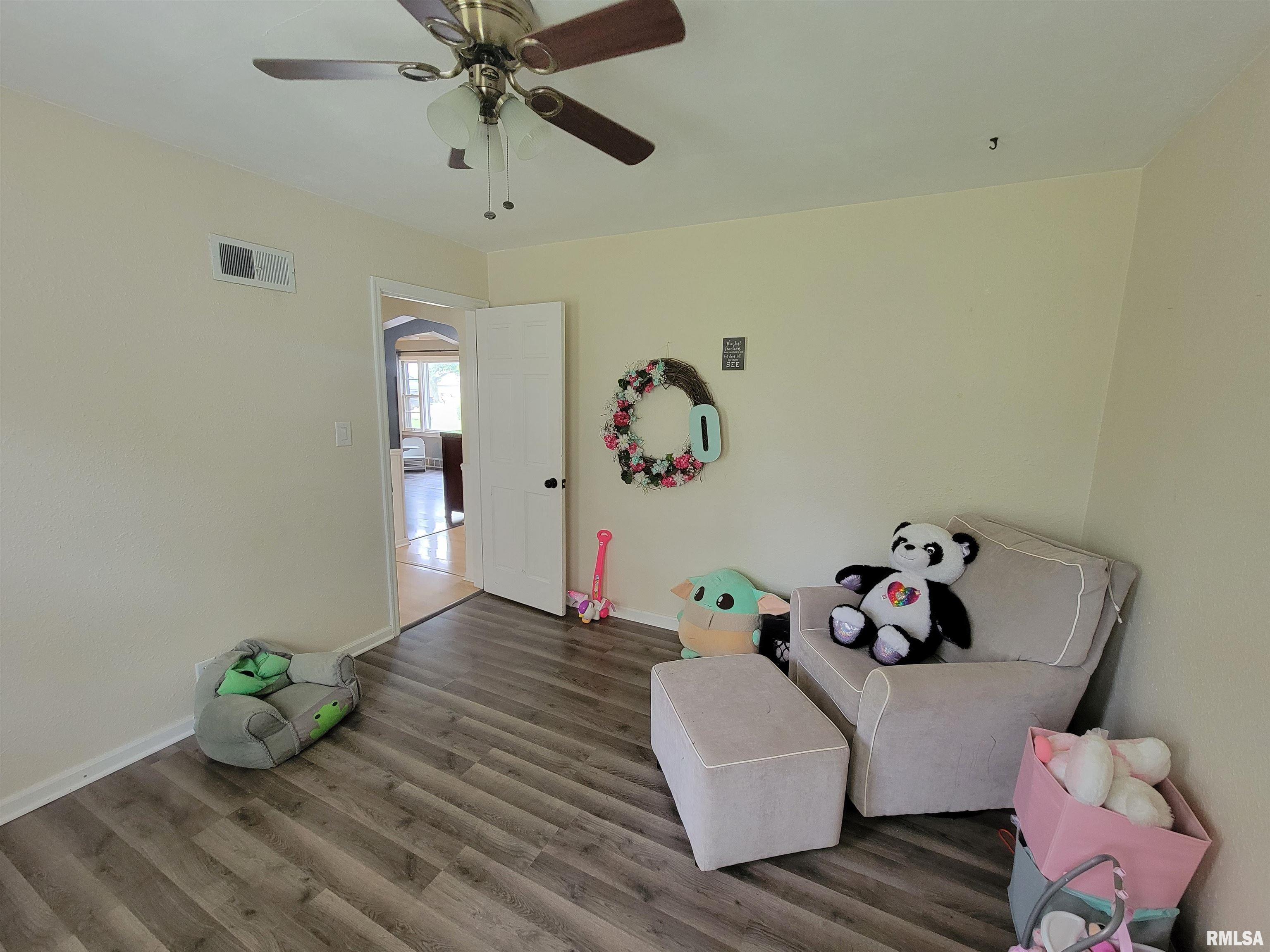 3017 Springfield Road East Peoria, IL 61611 - Photo 9 of 37 Gallery Image 9