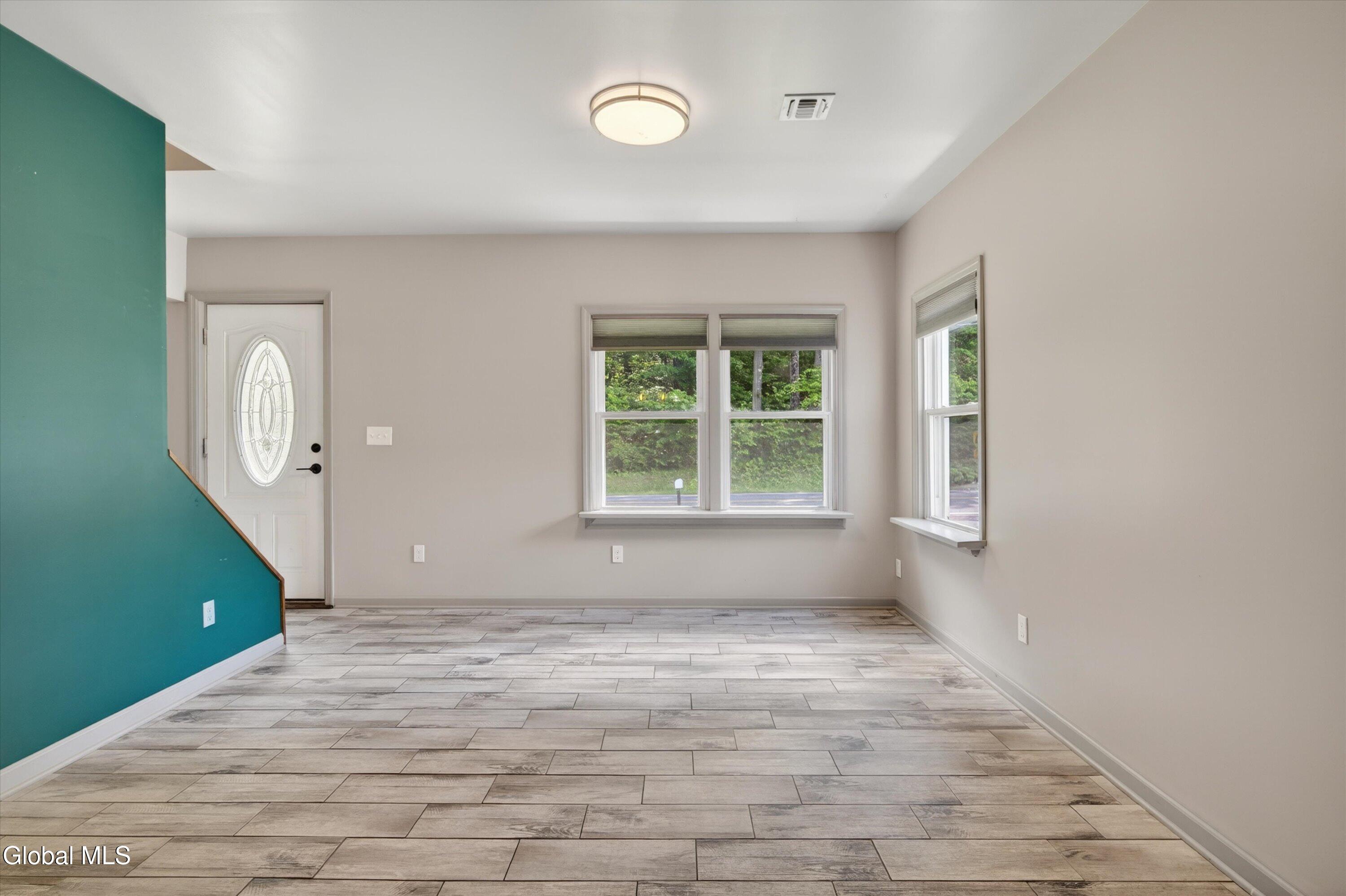 162 Clamsteam Road Halfmoon, NY 12065 - Photo 11 of 69 11-162 Clamsteam Rd-11