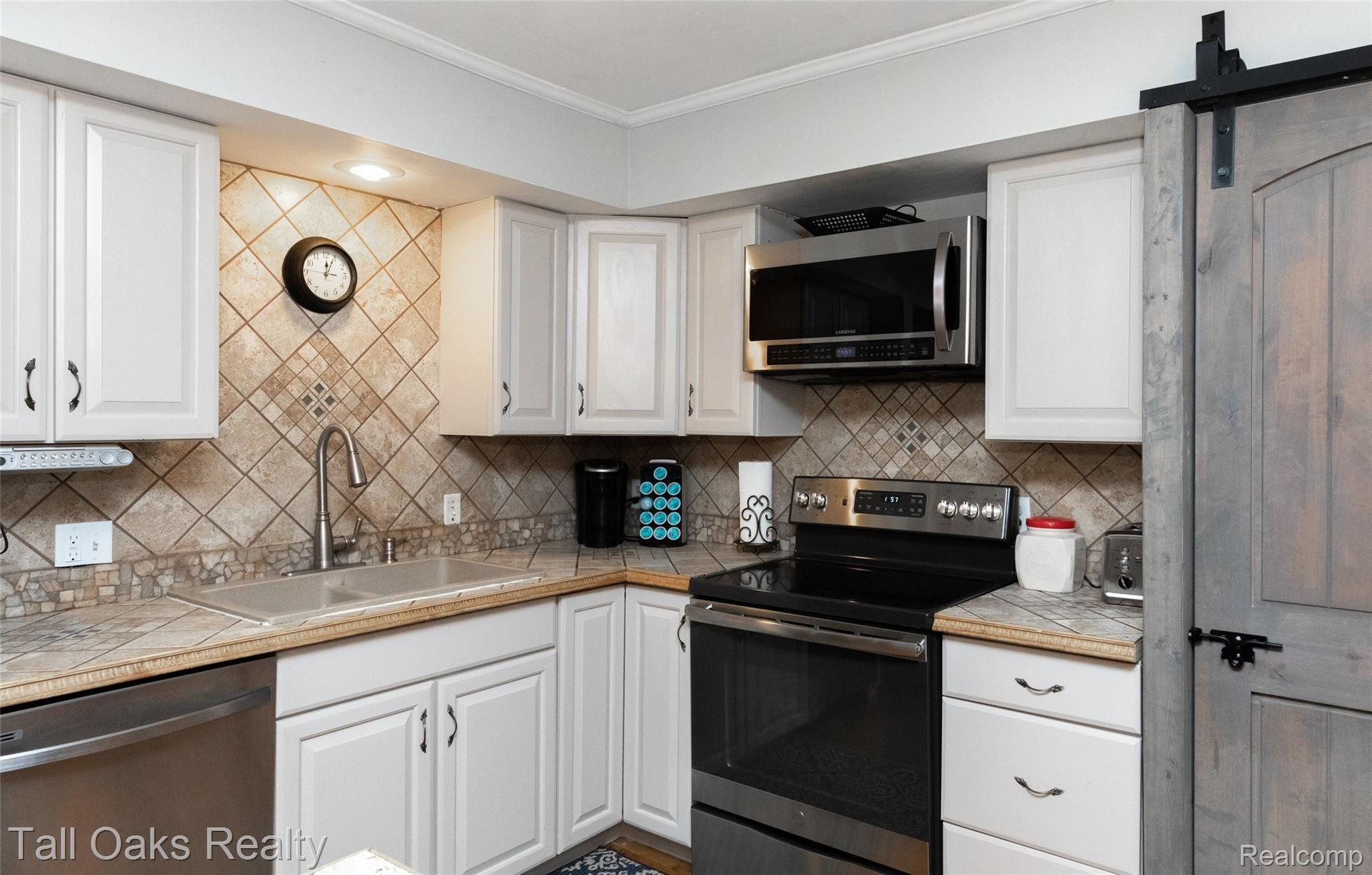 11023 Horton Road Goodrich, MI 48438 - Photo 14 of 44 10 Kitchen 2 780A5542.JPG