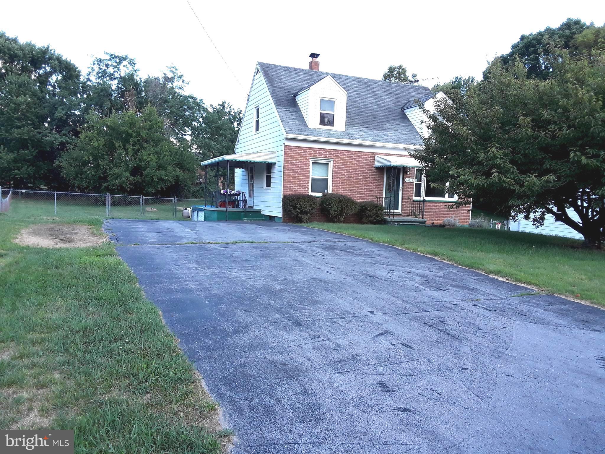 18333 College Road Hagerstown, MD 21740 - Photo 3 of 18 Double Wide Paved Driveway