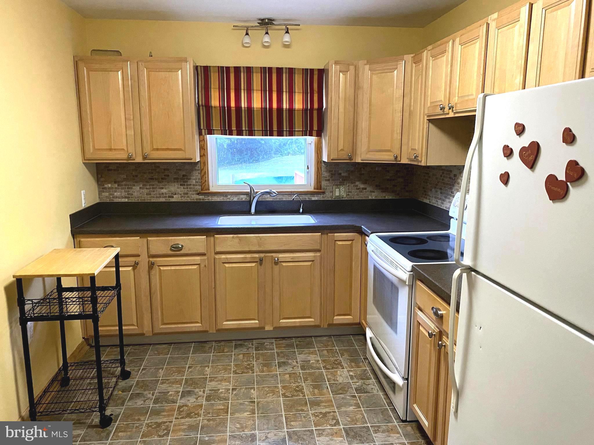 18333 College Road Hagerstown, MD 21740 - Photo 8 of 18 Kitchen with White Appliances