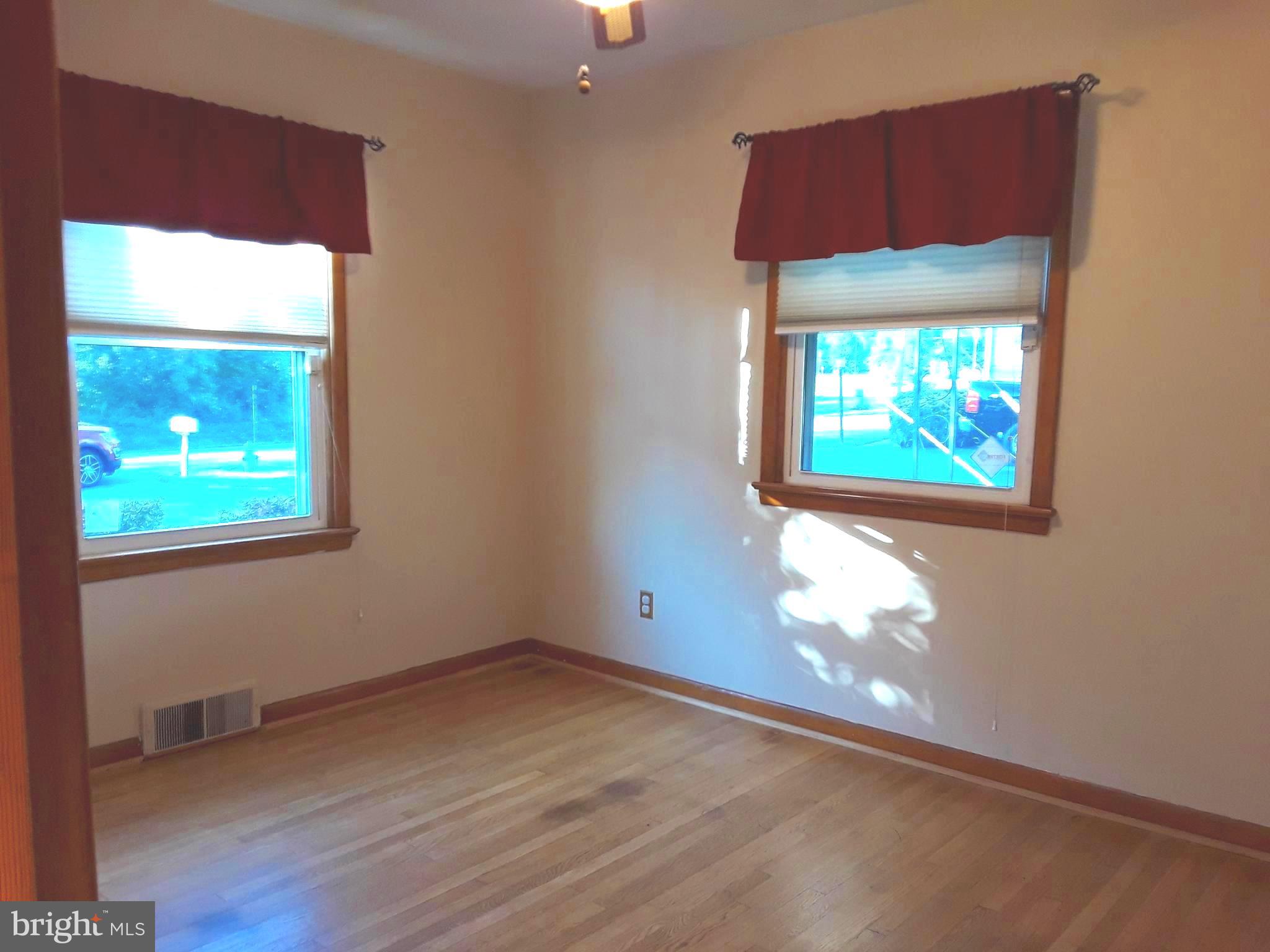 18333 College Road Hagerstown, MD 21740 - Photo 10 of 18 Dining Room w/ Hardwood Floors