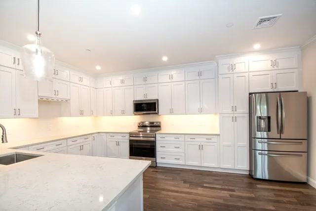 $950,000 | 2 Proprietors Drive, Unit 26, Marshfield, MA 02050