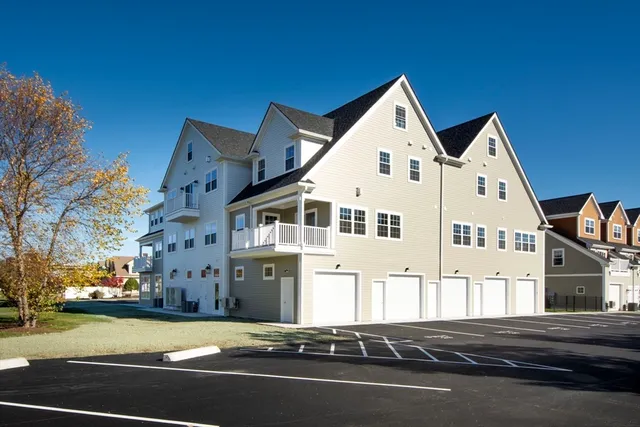 $950,000 | 2 Proprietors Drive, Unit 26, Marshfield, MA 02050