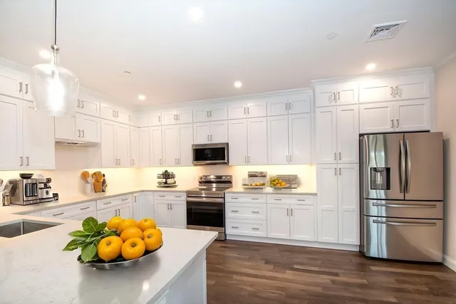 $950,000 | 2 Proprietors Drive, Unit 26, Marshfield, MA 02050