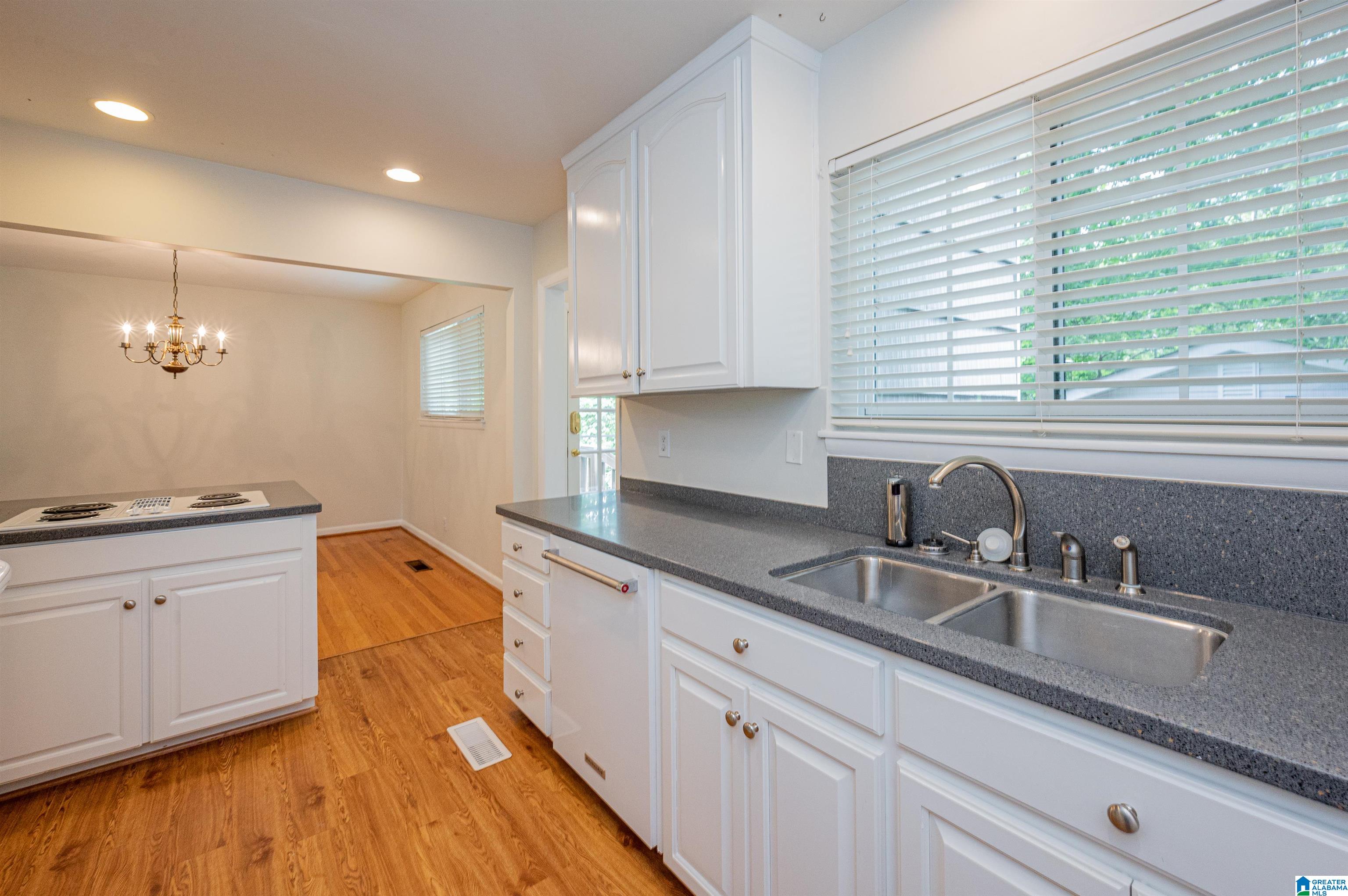 1545 Valley View Circle Birmingham, AL 35209 - Photo 15 of 46