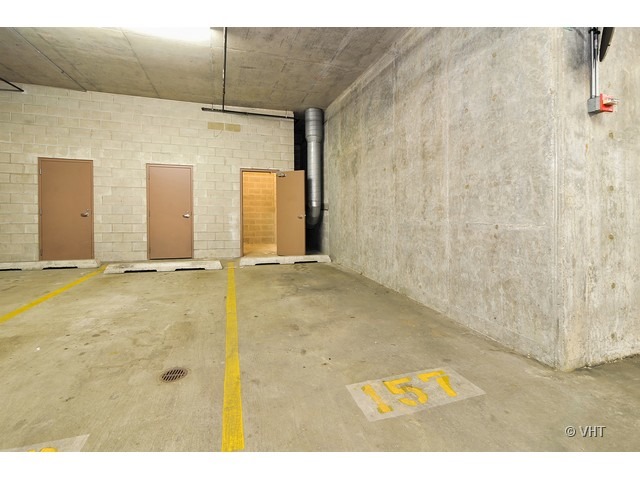 210 South Desplaines Street, Unit 910 Chicago, IL 60661 - Photo 11 of 12 a view of a room with window