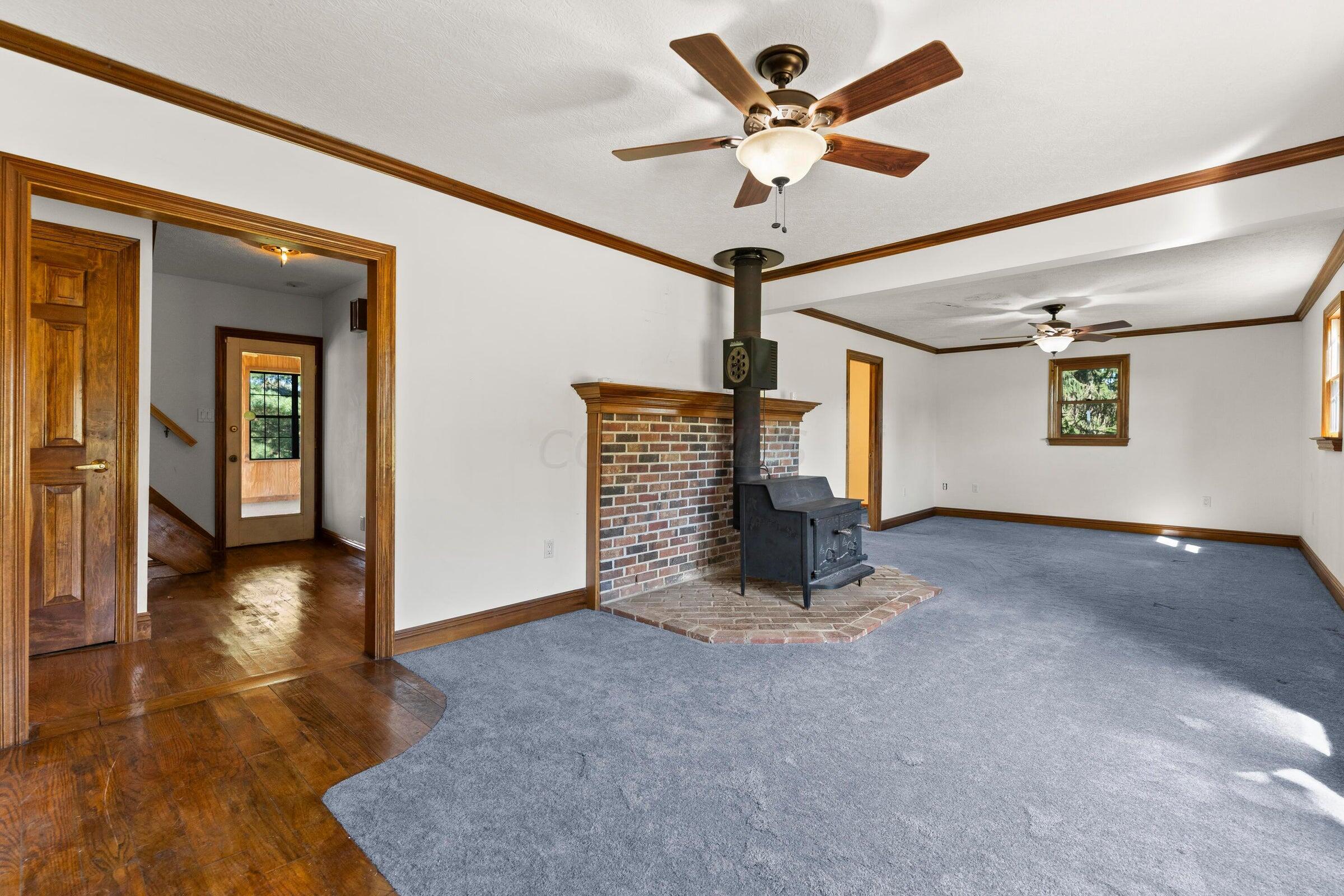 2574 Alward Road Southwest Pataskala, OH 43062 - Photo 10 of 61 10 - Living Room