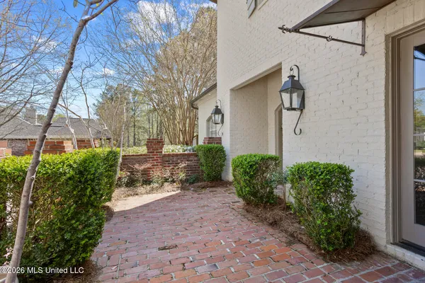 $1,375,000 | 130 Summer Lake Drive, Ridgeland, MS 39157