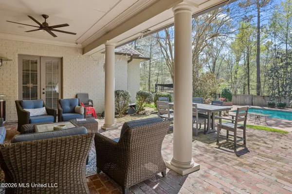 $1,375,000 | 130 Summer Lake Drive, Ridgeland, MS 39157