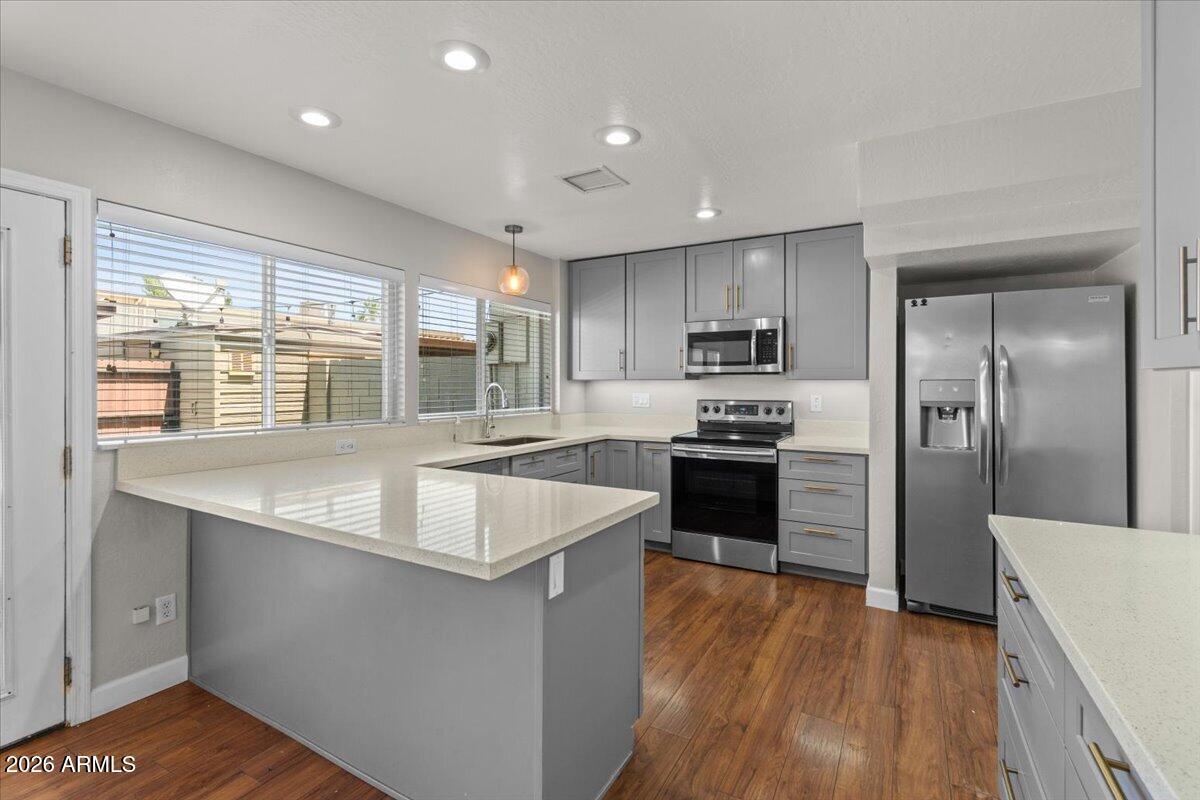 4233 North Miller Road Scottsdale, AZ 85251 - Photo 3 of 42