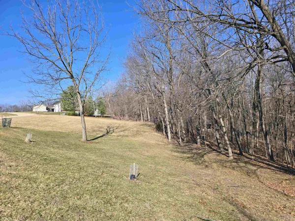 $129,000 | 4932-4944 Orion Court, Cassville, WI 53806