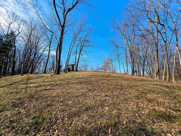 $129,000 | 4932-4944 Orion Court, Cassville, WI 53806