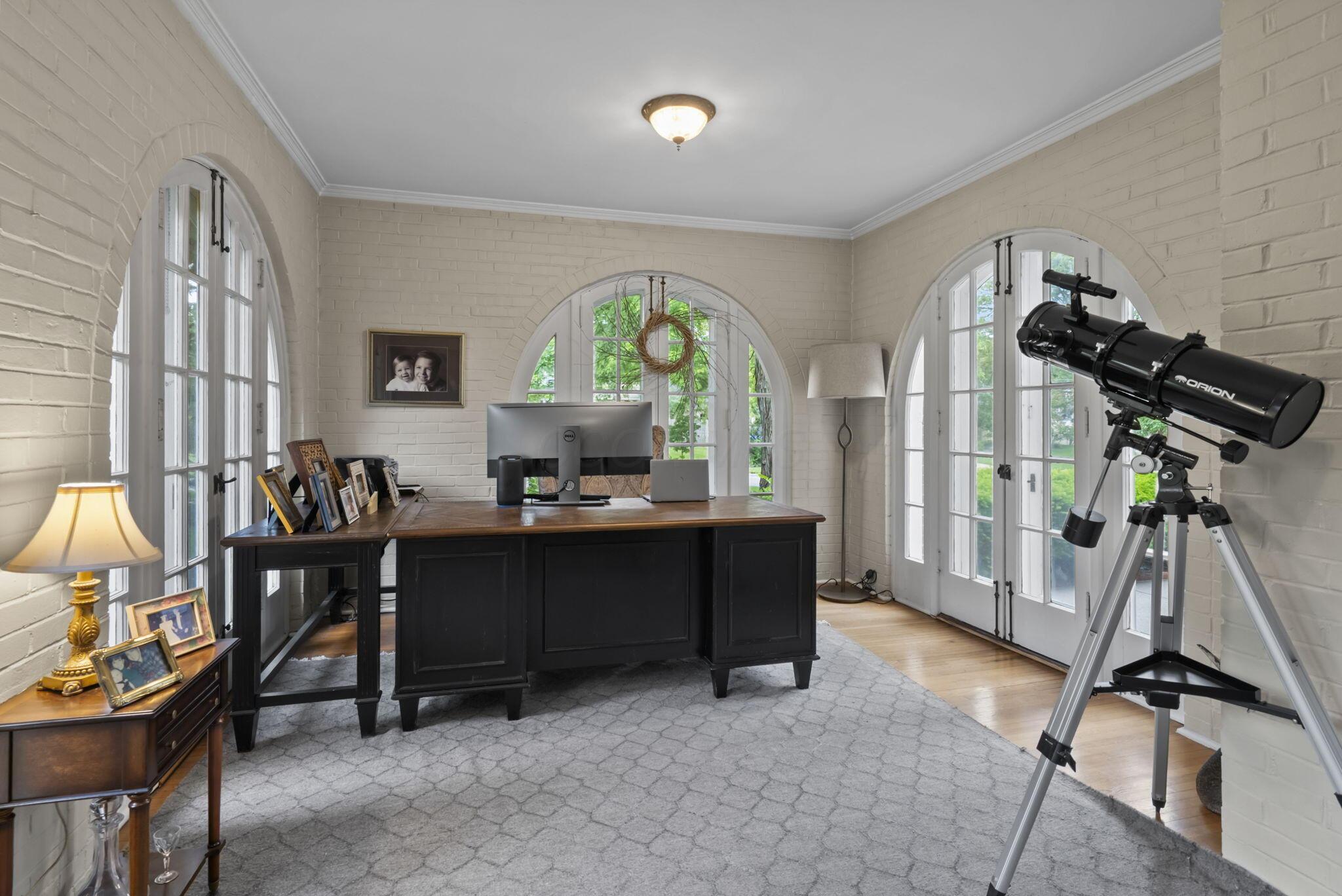 1875 Roxbury Road Upper Arlington, OH 43212 - Photo 36 of 97 Den/Office