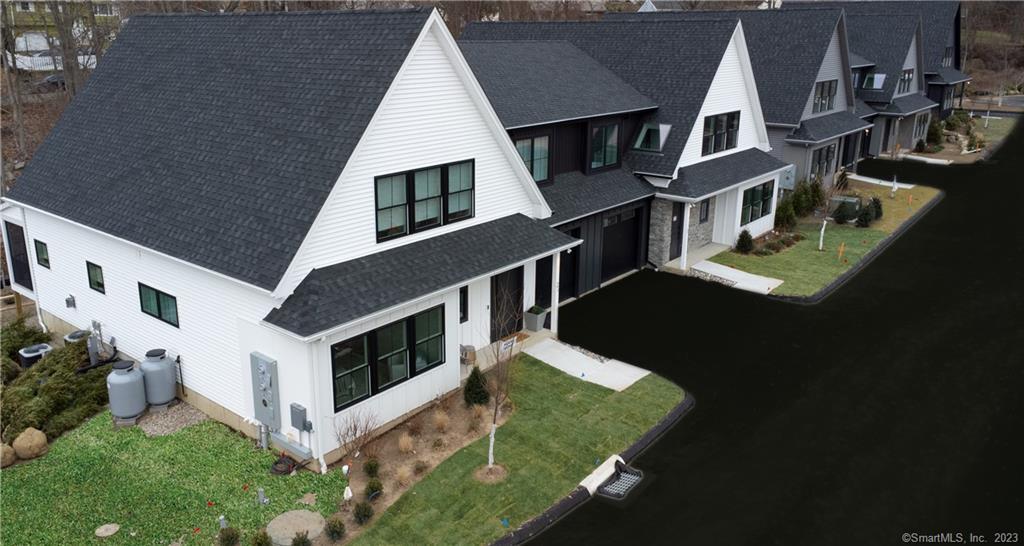 40 Fullin Road, Unit 5 Norwalk, CT 06851 - Photo 1 of 1 an aerial view of house with yard