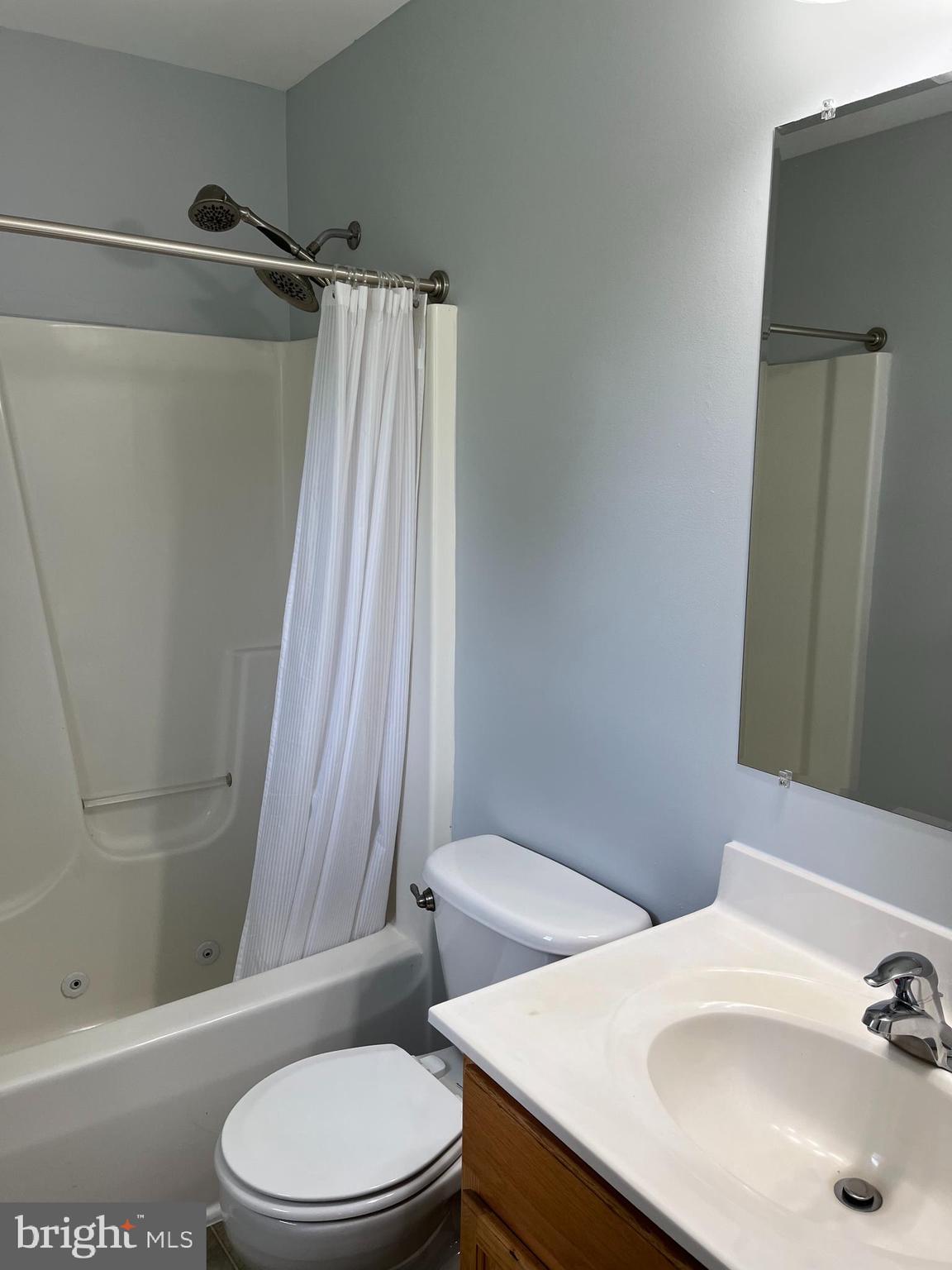 994 View Crest Court Front Royal, VA 22630 - Photo 18 of 24 a bathroom with a sink toilet and shower
