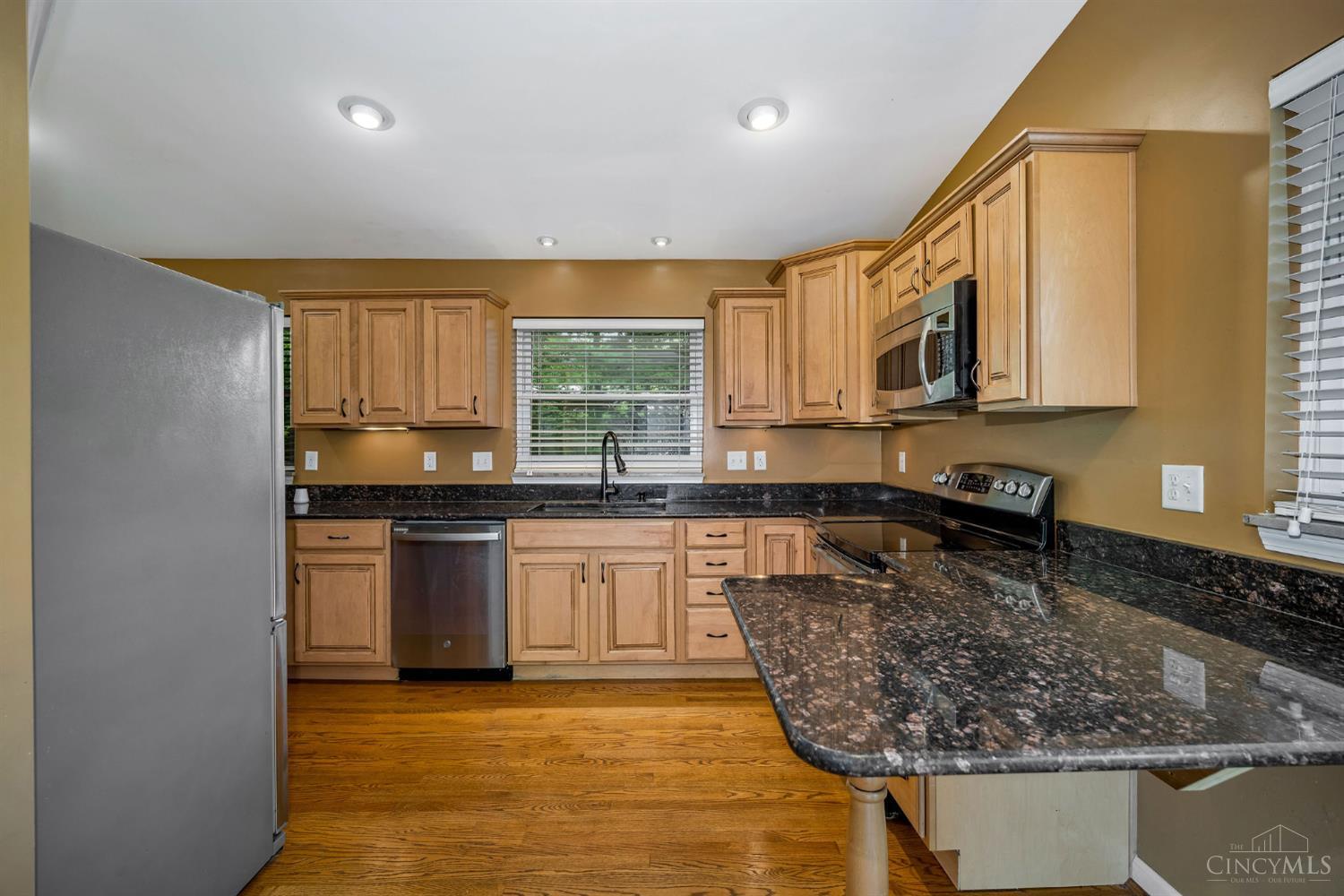9960 Daly Road Cincinnati, OH 45231 - Photo 6 of 39 Gallery Image 6