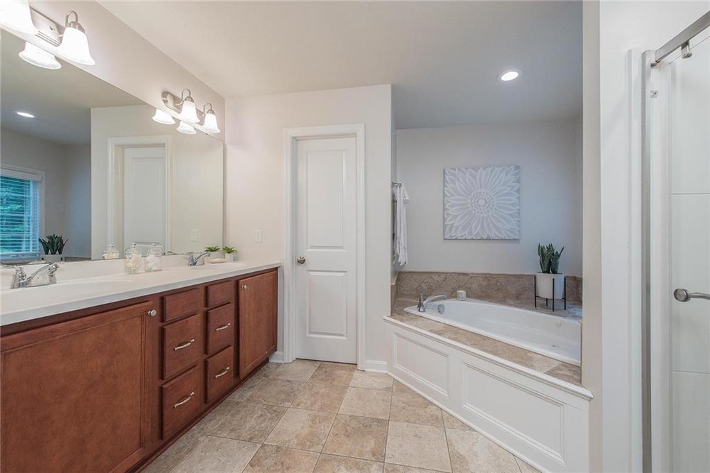 2054 Reis Run Road Pittsburgh, PA 15237 - Photo 15 of 25 Master On-Suite