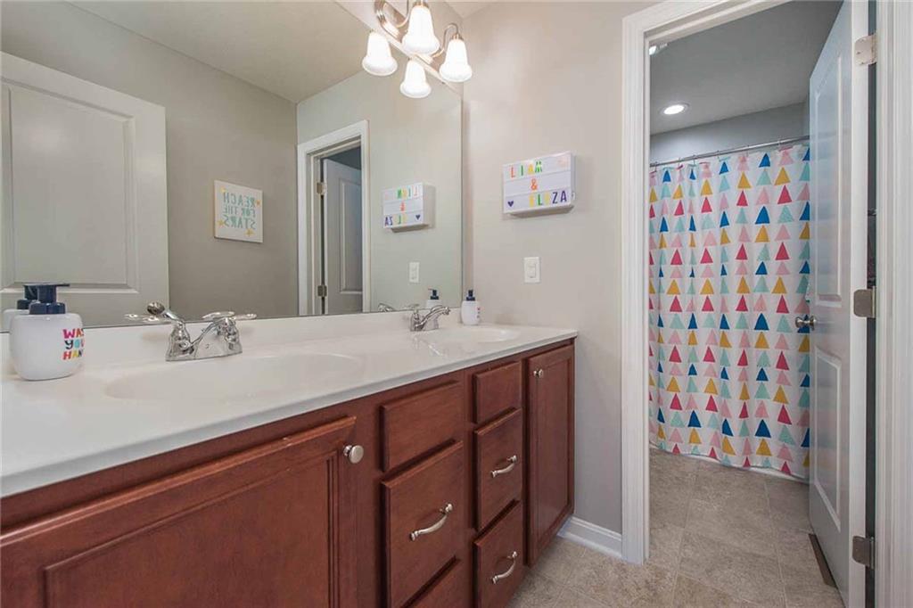 2054 Reis Run Road Pittsburgh, PA 15237 - Photo 20 of 25 Hall Bathroom