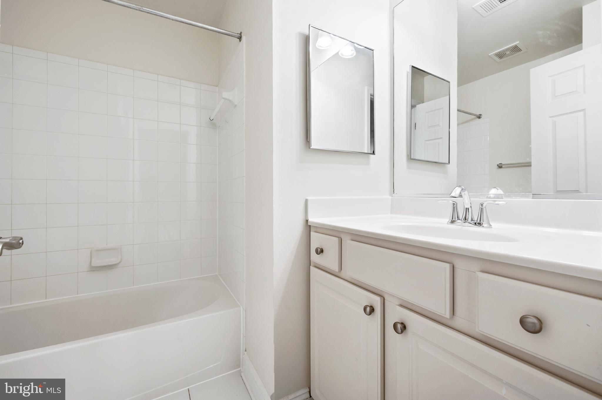 8342 Broderick Circle Gaithersburg, MD 20877 - Photo 23 of 34 Bath 2