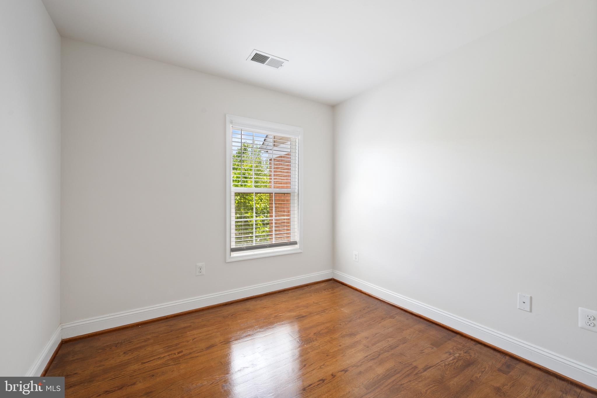 8342 Broderick Circle Gaithersburg, MD 20877 - Photo 24 of 34 Bedroom 3