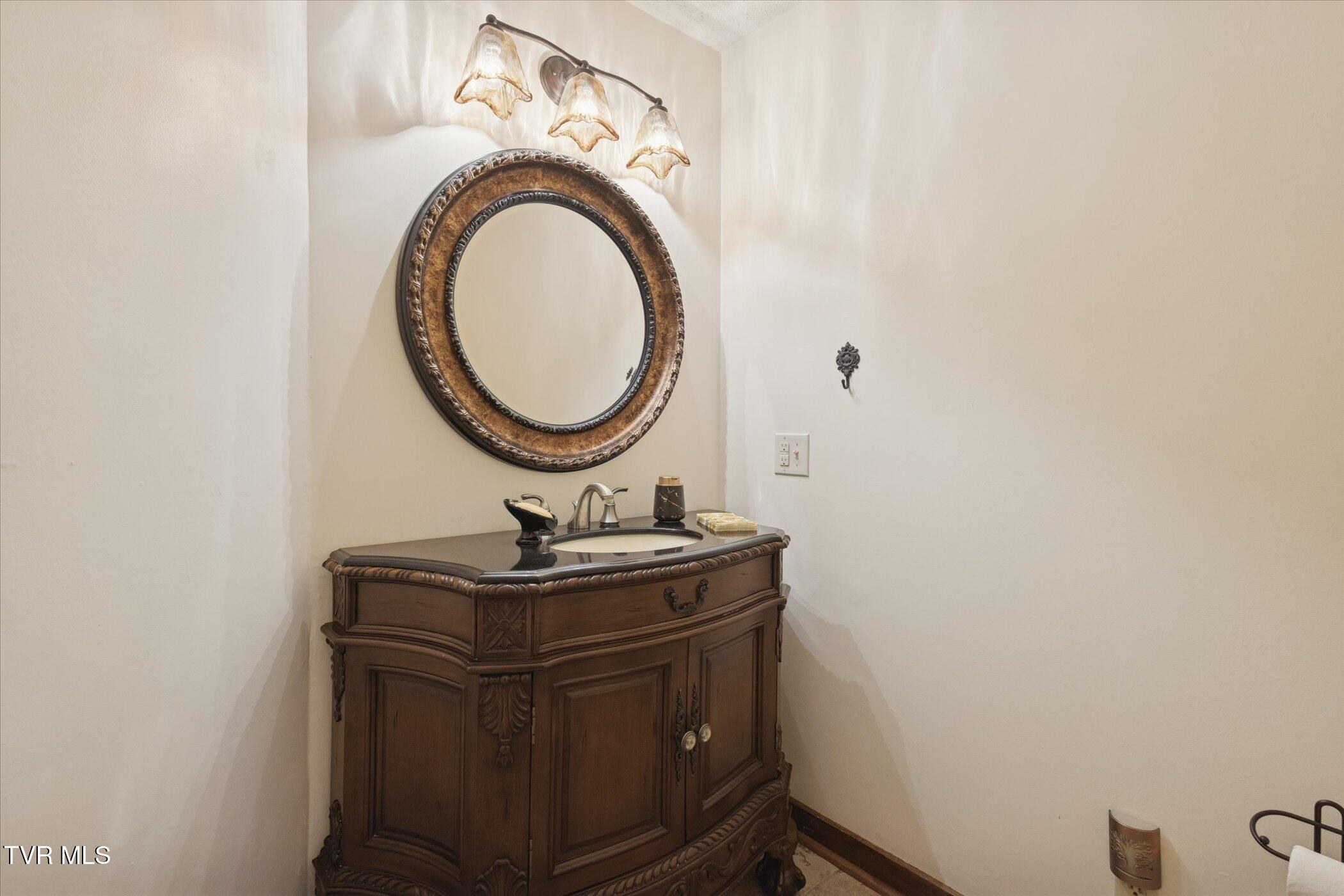 137 Columbine Road Kingsport, TN 37660 - Photo 11 of 62 09-137 Columbine Rd-WindowStill-Photogra