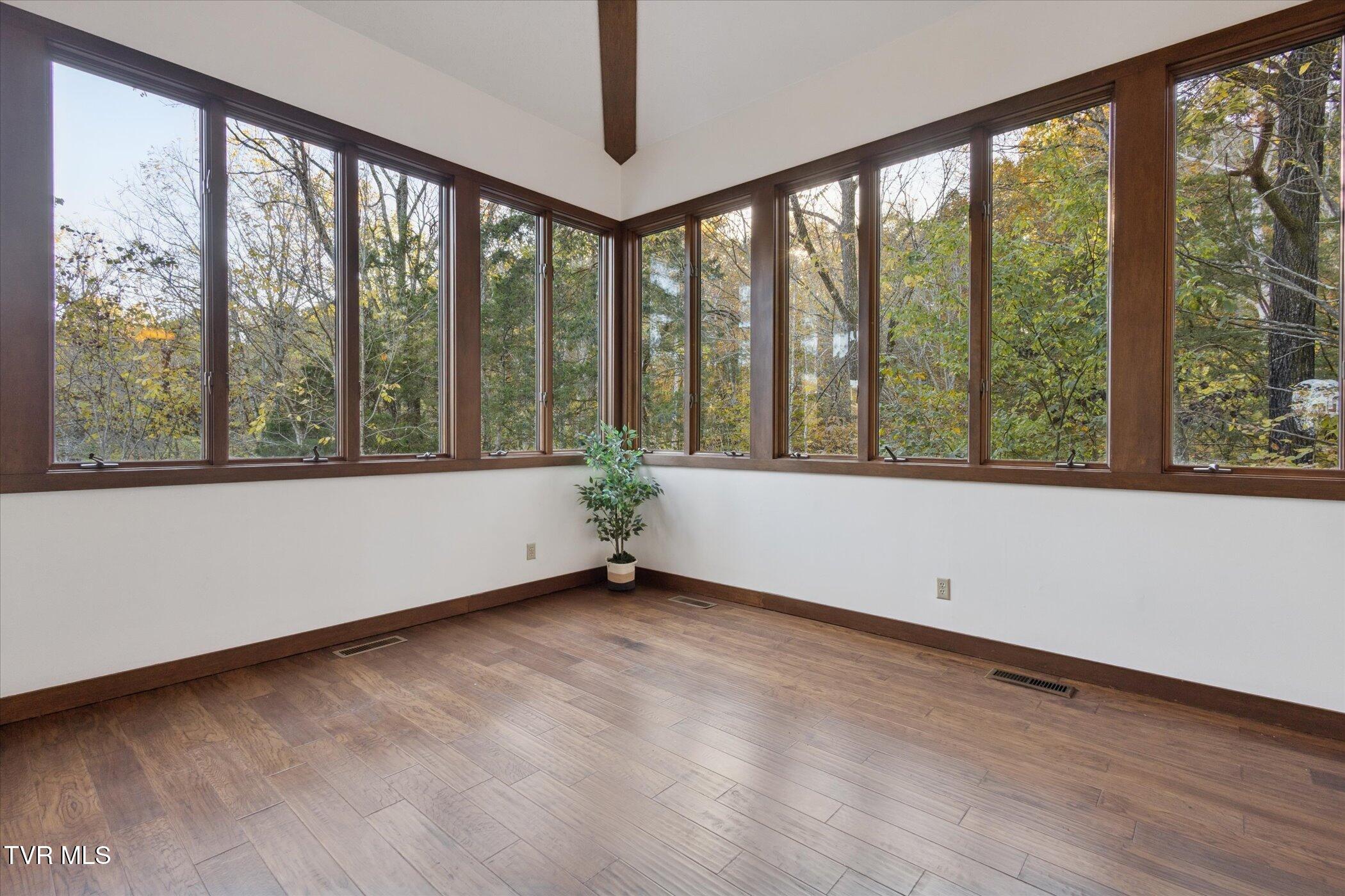 137 Columbine Road Kingsport, TN 37660 - Photo 18 of 62 16-137 Columbine Rd-WindowStill-Photogra