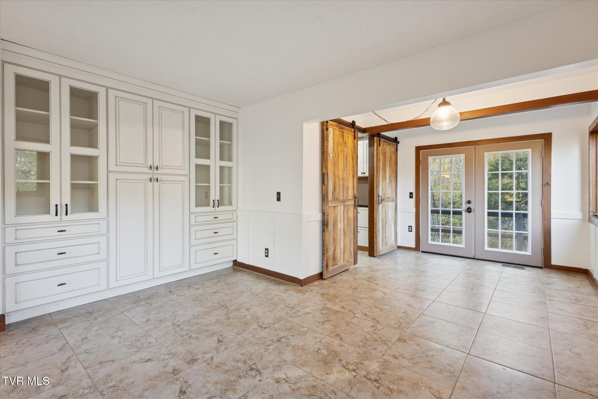 137 Columbine Road Kingsport, TN 37660 - Photo 19 of 62 17-137 Columbine Rd-WindowStill-Photogra