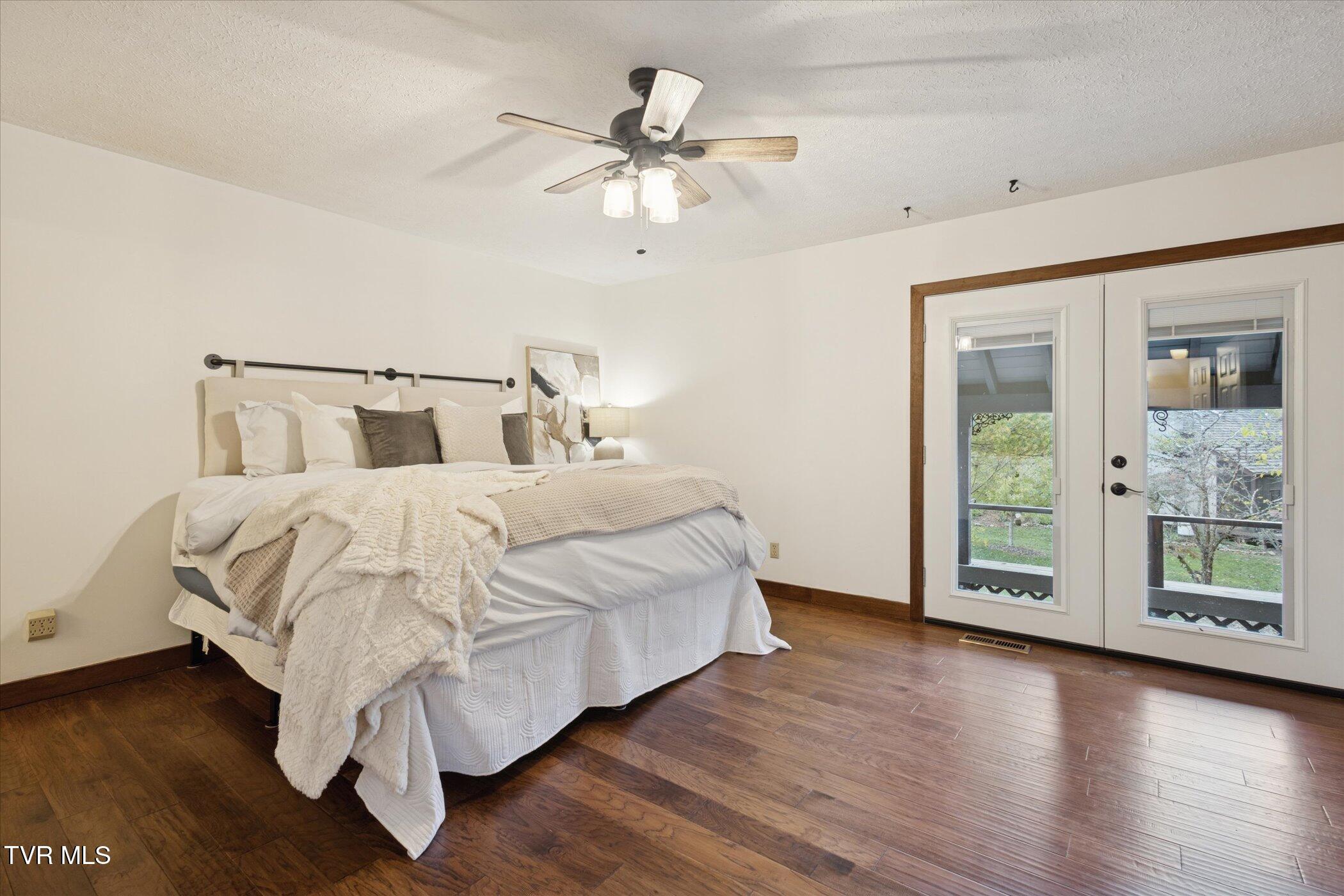 137 Columbine Road Kingsport, TN 37660 - Photo 22 of 62 20-137 Columbine Rd-WindowStill-Photogra