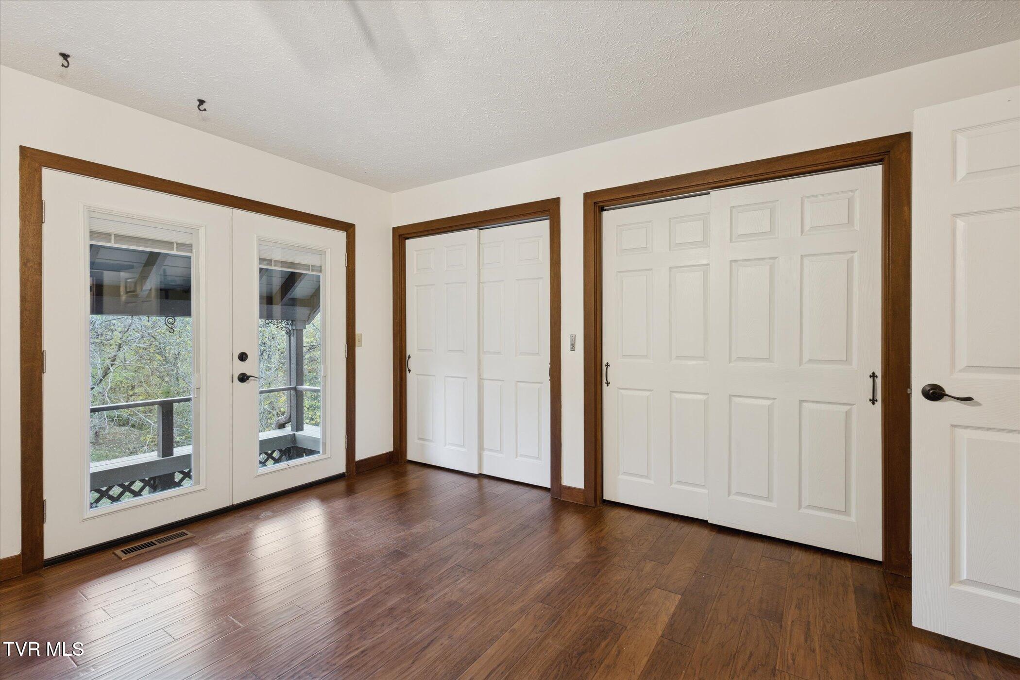 137 Columbine Road Kingsport, TN 37660 - Photo 24 of 62 22-137 Columbine Rd-WindowStill-Photogra