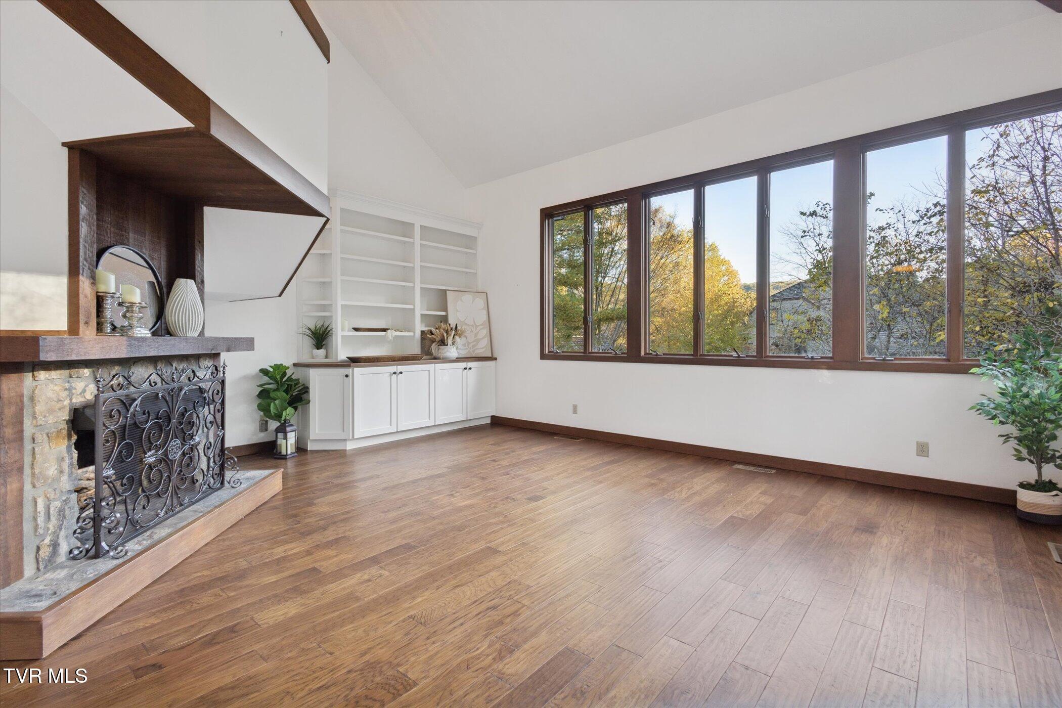 137 Columbine Road Kingsport, TN 37660 - Photo 5 of 62 03-137 Columbine Rd-WindowStill-Photogra