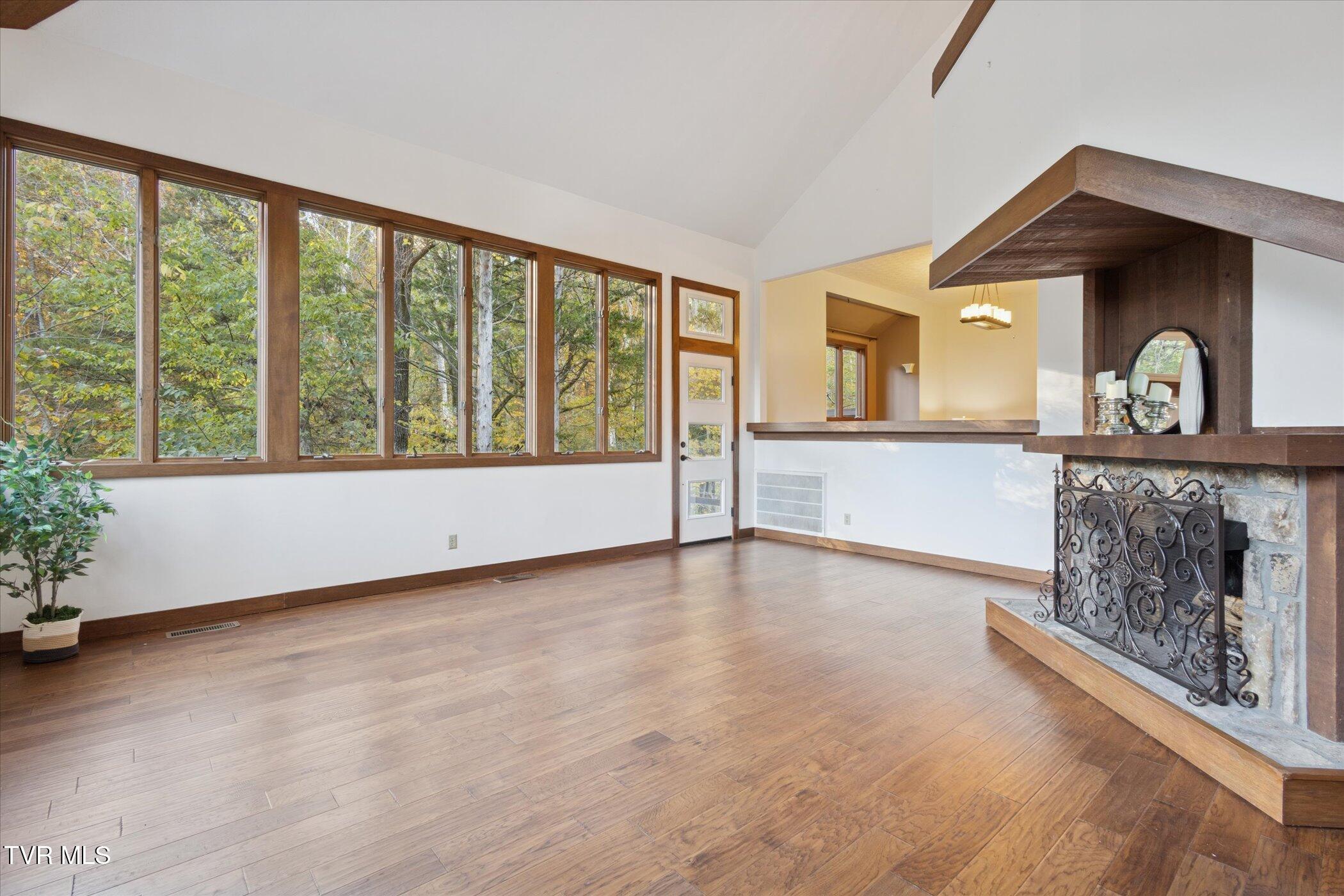 137 Columbine Road Kingsport, TN 37660 - Photo 7 of 62 05-137 Columbine Rd-WindowStill-Photogra