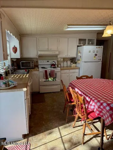 $309,000 | 908 Lakeview Drive, Ashland, MS 38603