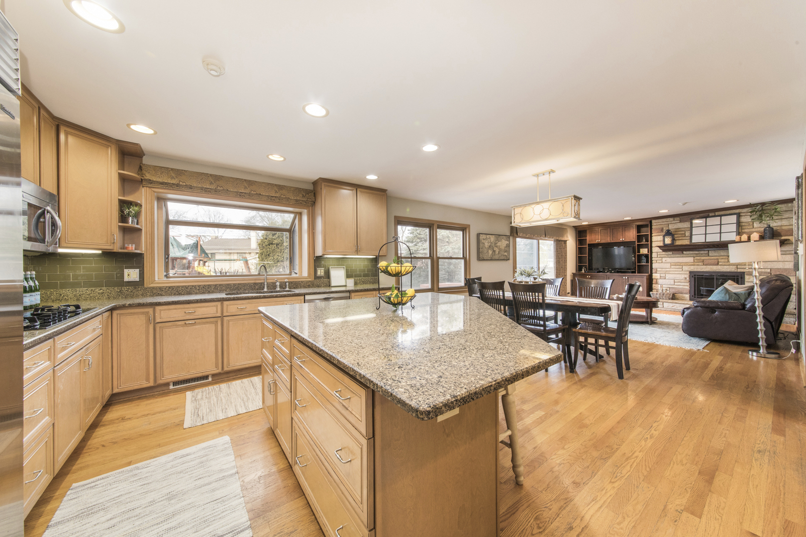 Undisclosed Address Park Ridge, IL 60068 - Photo 4 of 22