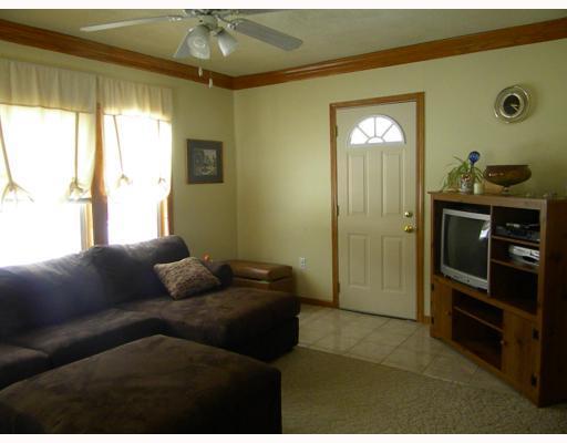 197 Chicora Road Butler, PA 16001 - Photo 3 of 16 Living Room.
