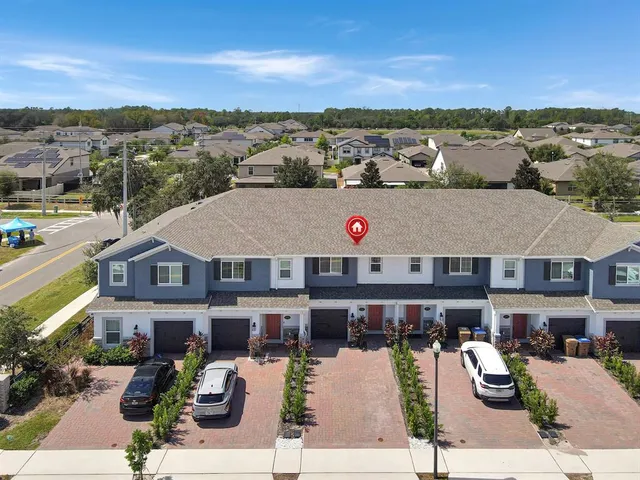 a view of outdoor space with city view