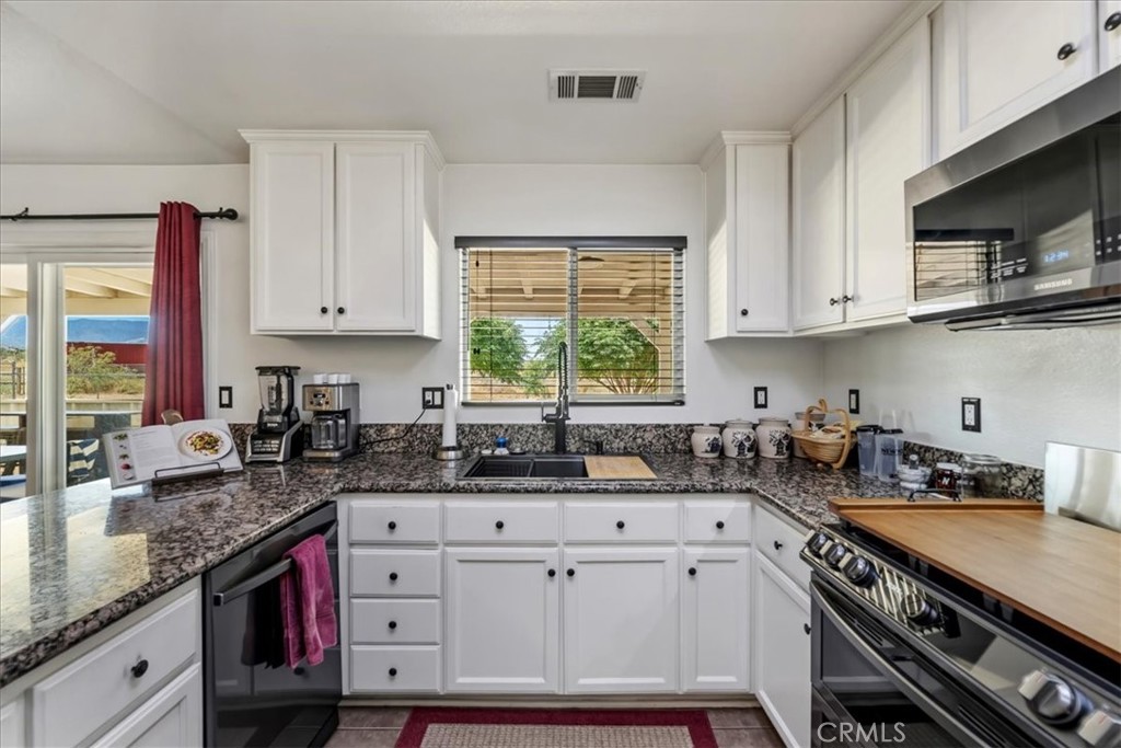 11362 Sonora Road Phelan, CA 92371 - Photo 12 of 43