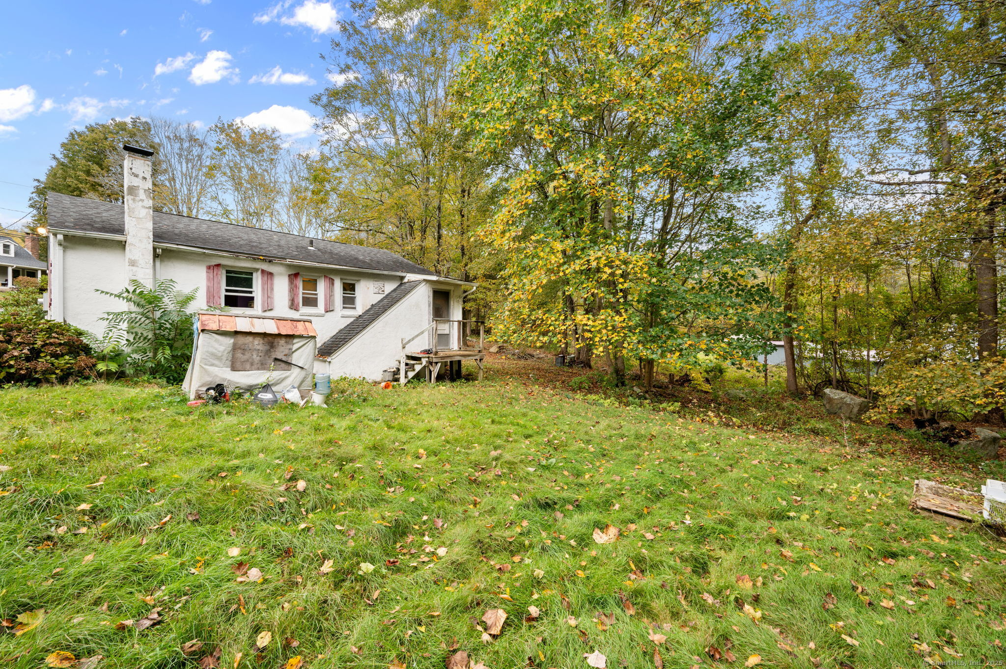 210 Butlertown Road Waterford, CT 06385 - Photo 6 of 25 a view of a house with a yard