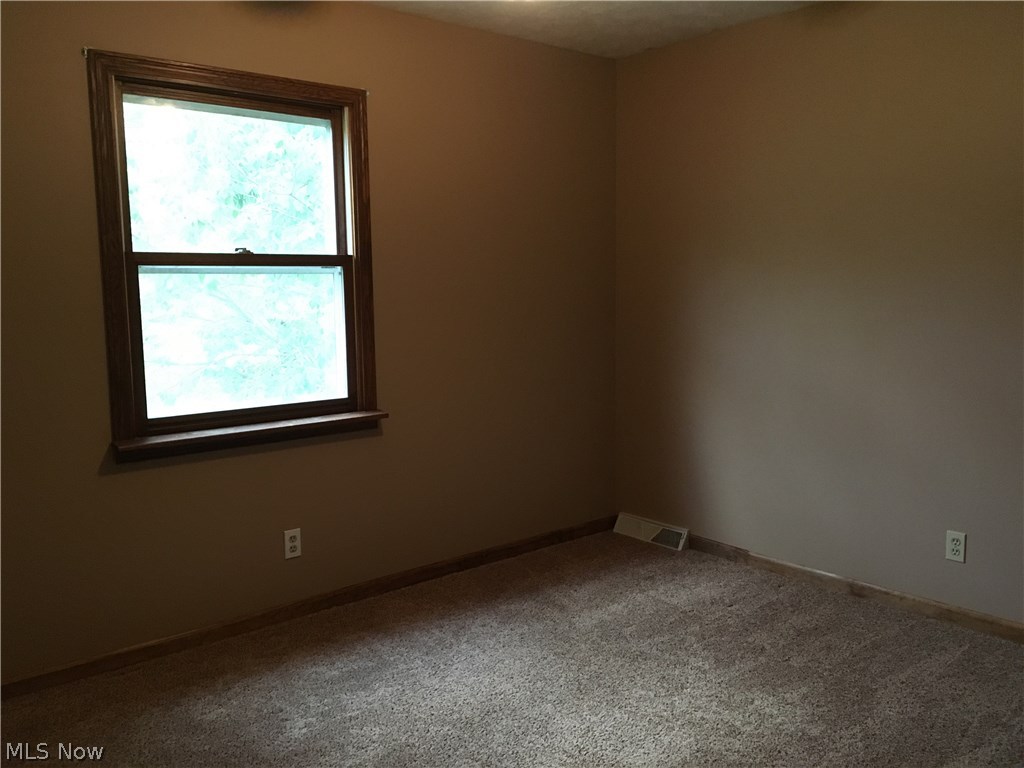 4768 Palmyra Road Southwest Warren, OH 44481 - Photo 14 of 22