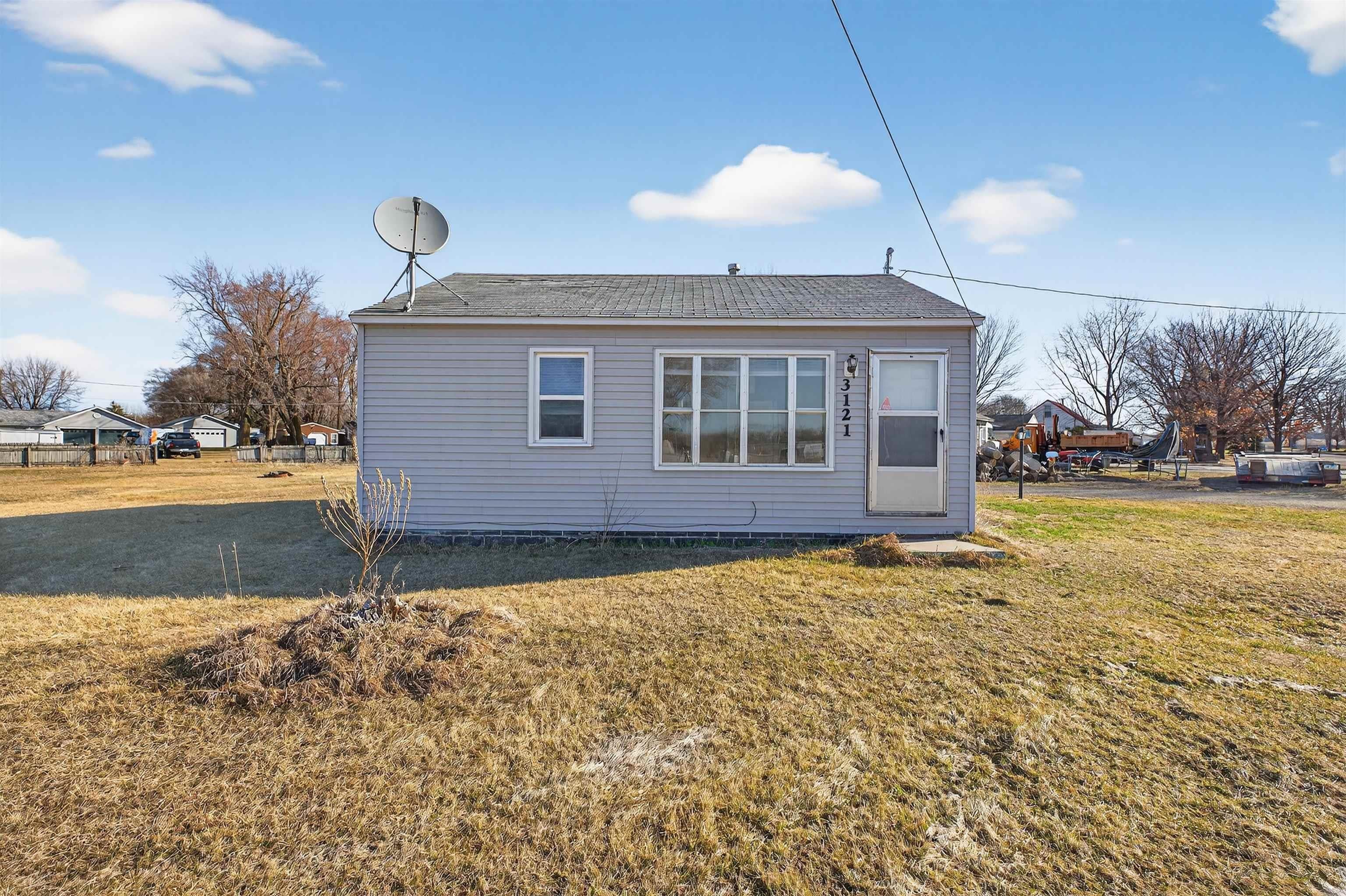 3121 Gilbertville Road Waterloo, IA 50707 - Photo 1 of 21 Gallery Image 1