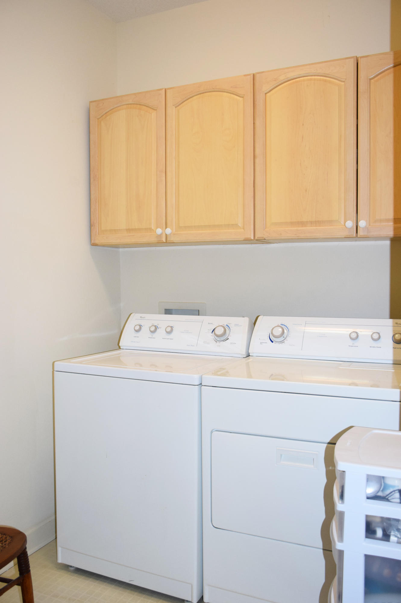 4492 Woodbridge Road Niceville, FL 32578 - Photo 22 of 32 Laundry with storage